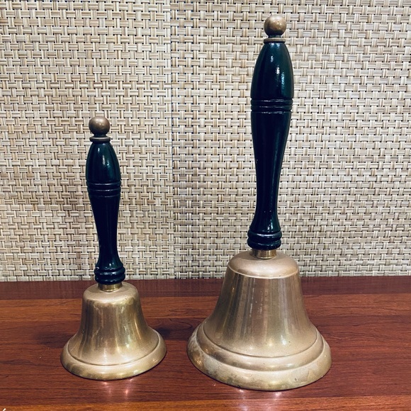 Vintage Other - 🎄ANTQ 1920s Set of Large & Small Wood & Brass Americana Handbells 2